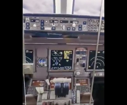 Die Toilette: Finden Sie die Türklinke?