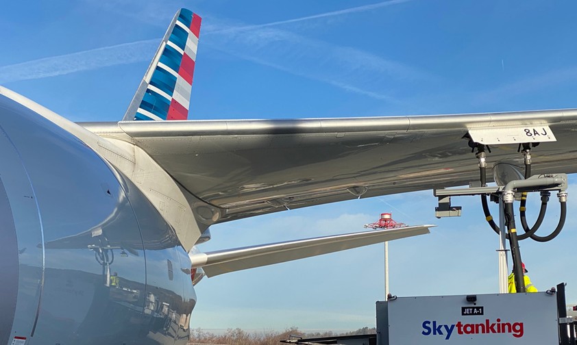 Betankung eines Dreamliners von American Airlines: Künftig seltener in los Angeles zu sehen.
