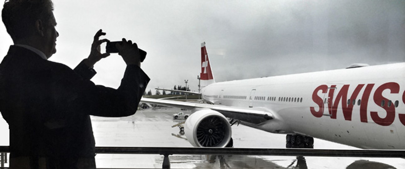 Harry Hohmeister ist stolz: Der abtretende Swiss-Chef holte die erste Boeing 777-300ER in Seattle ab.