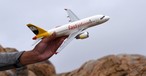 Flugzeugmodell von Fastjet: Inzwischen setzt die Airline auf Embraer.