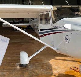 Ein Flugtauglichkeitszeugnis: Das Luftfahrt Budesamt braucht Monate füer die Prüfung uns Ausstellung.