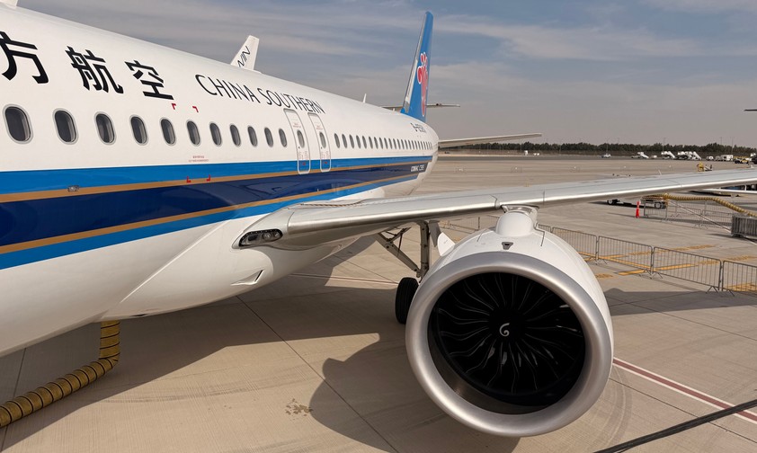 Comac C919, hier ein Exemplar von China Southern: Wie lange müssen Airlines auf das Flugzeug warten?