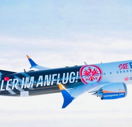 Die künftige Eintracht-Frankfurt-Lackierung von Sun Express: Sie setzte ...
