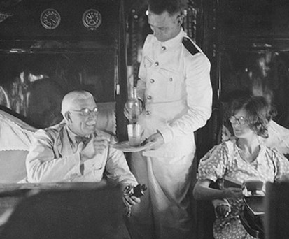 So aß man an Bord von Handley Page. Aufnahme aus den 1920er-Jahren.