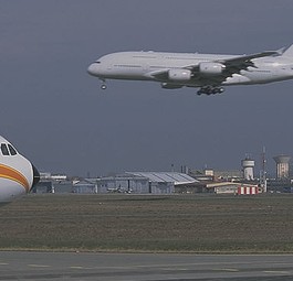 Ein Airbus A380: Damals war man allerorts noch voll des Lobes über den XL-Flieger.