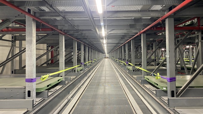 ... gibt es fast 3000 Plätze, die von automatisierten Fahrzeugen bedient werden.