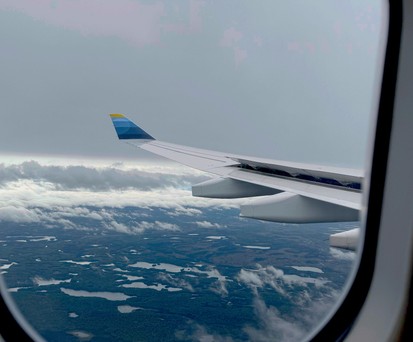 Blick aus einem Airbus A330 von Discover: Künftig blickt man auch mal auf ein Sharklet.