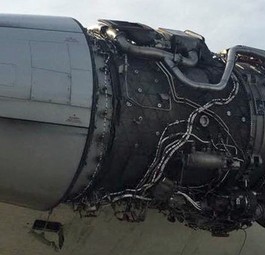 Boeing 717 verliert im Flug Triebwerksverkleidung