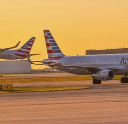 Flieger von American: Einige Flugbegleiter wollten sich etwas dazu verdienen.