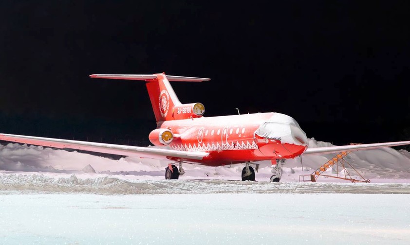 Yak-40 von Vologda Air: Das Flugzeug wurde von einem einstürzenden Dach getroffen.