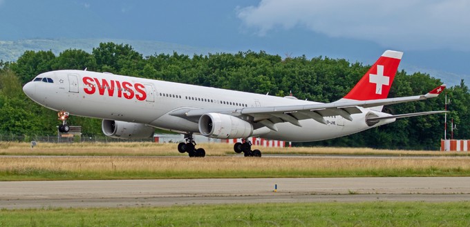 <strong>Lärmklasse I, zum Beispiel Airbus A330-300:</strong> Für einen Start zwischen 23:15 Uhr und 23:30 wird ein Zuschlag von <strong>10.000 Franken</strong> fällig (bisher 6000 Franken). Zwischen 21 und 22 Uhr kostet der Start unverändert 800 Franken.