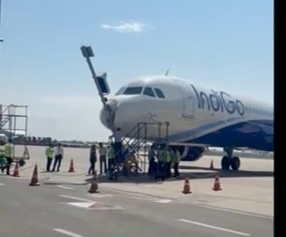 Parkhilfe-Pfosten vs. Airbus A321 Neo: Das Einparken glückte nicht. 