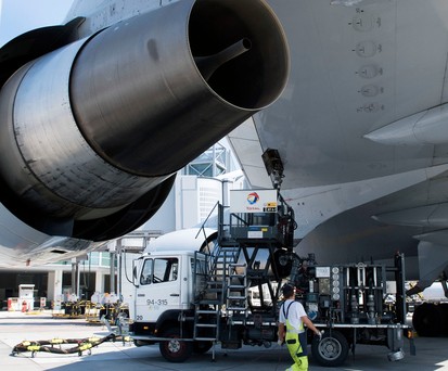 lufthansa betakung boeing 747 400 01