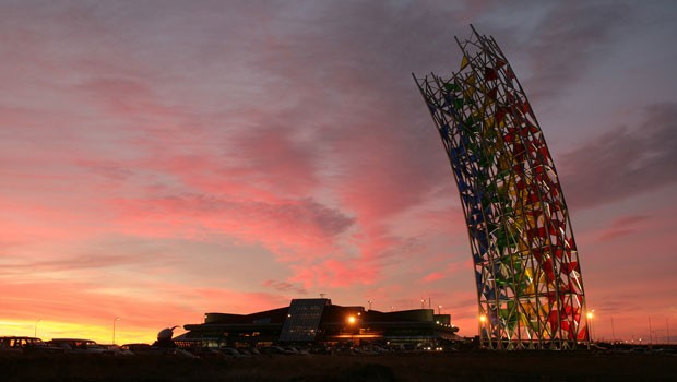 Die 24 Meter hohe Statue des isländischen Künstlers Rúrí soll die Kultur hervorheben.