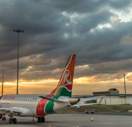 Eine Kenya-Airways-Maschine am Flughafen Nairobi: 92 Flugzeuge drohen die Behörden zwangszuversteigern.