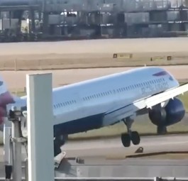 Airbus A321 Neo touchiert Landebahn und hebt wieder ab