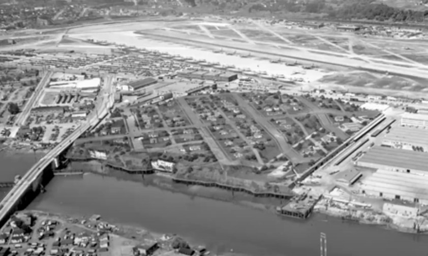 Luftaufnahme der Fake-Stadt auf dem Boeing Werk 2: Die Stadt wurde zur Tarnung gebaut.