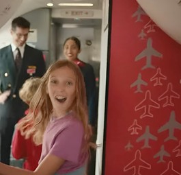 Szene aus dem Original-Werbespot von Jet 2: WUrde im Netz umgedeutet.