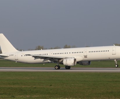 Airbus A321 von Titan Airways: Derzeit zwischen Hamburg-Finenwerder und Toulouse unterwegs.