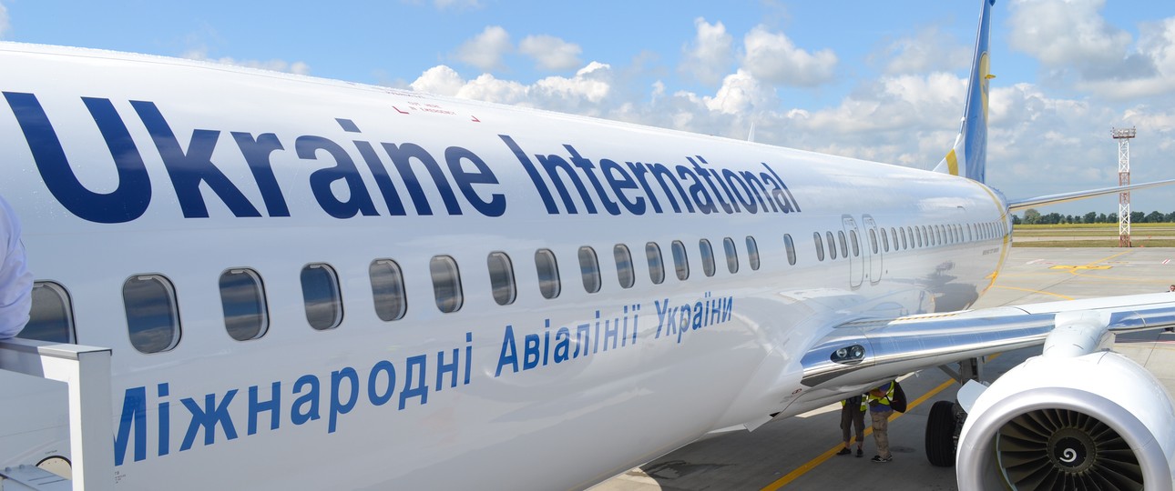 Flieger von Ukraine International: Schwache Wirtschaft und Umwege um Russland bringen Verluste.