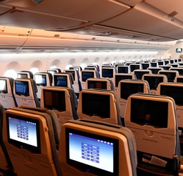 Airbus A350-900 von Lufthansa: Die Fluggesellschaft passt bei vier Maschinen die Konfiguration an.