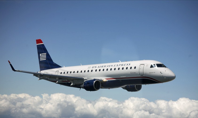 Regionaljet von US Airways: Die Airline untersucht den Vorfall ebenfalls.