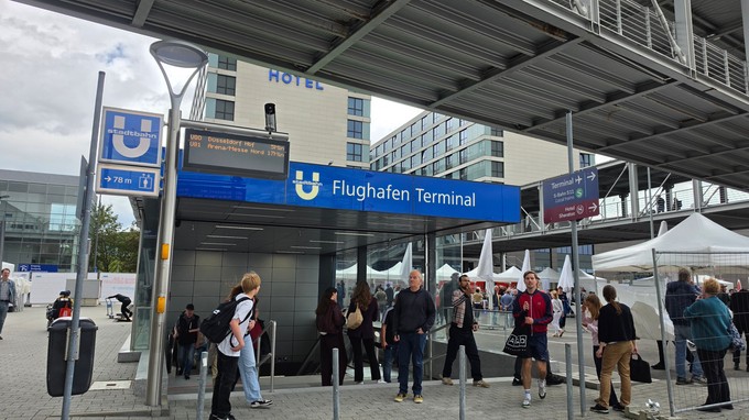 Die neue U-Bahn-Station: Der Zugang liegt außerhalb des Terminals.