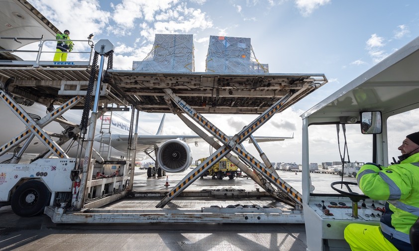 Frachtverladung am Flughafen Lüttich: Umlandgemeinden klagen gegen die neue Betriebsgenehmihung.