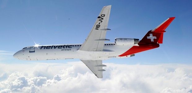 Fokker 100 von Helvetic Airways: Wertvolle Fracht geladen.