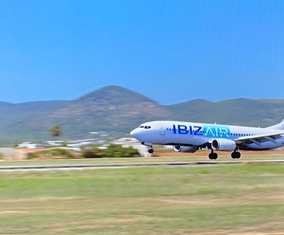 In the french comedy «Ibiza» (2019)  the patchwork family flies to the island with Ibizair. The airline carries an exceptionally elegant design in the movie.