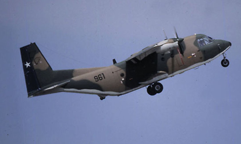 Casa 212 der chilenischen Luftwaffe: Mit 21 Zivilisten an Bord ins Meer gestürzt.