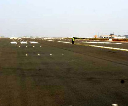 Piste des neuen Flughafens. Der Aéroport international Blaise-Diagne liegt 40 Kilometer außerhalb von Dakar.
