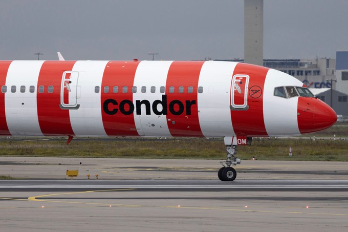  Fuerteventura. Als letzte Boeing 757 von Condor hob die  D-ABOM ...