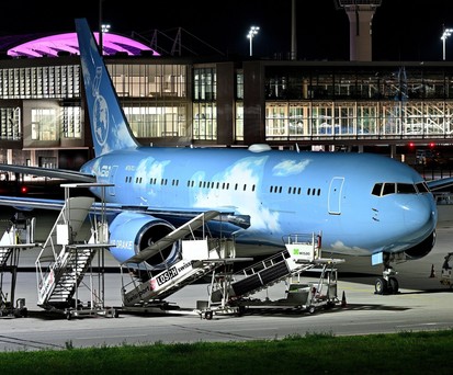 Air Drake in Hamburg: Das Flugzeug ist seit dem 21. September in Hamburg.