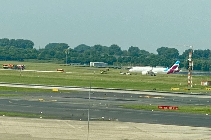 Die  D-AEWW nach der Landung.