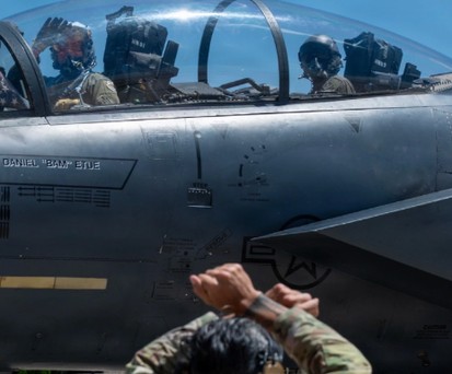 Kampfpilot und Waffenofizier einer McDonnell Douglas F-15 Strike Eagle: Höheres Risiko?