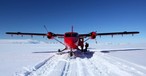 Eine Dash 6 der British Antarctic Survey: Die Flugzeuge werden von Kanada in die Arktis gebracht.