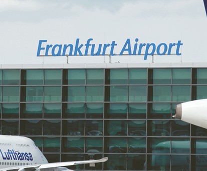 Lufthansa aircraft in Frankfurt: A joint venture is planned.