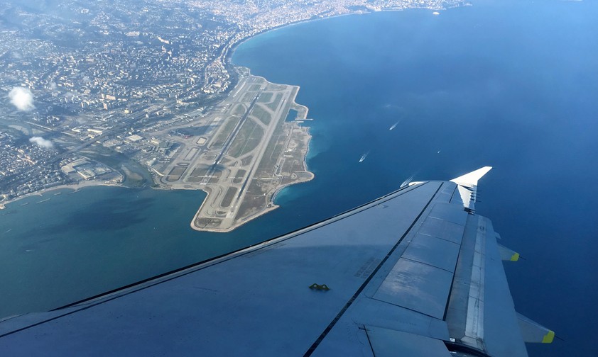 Airbus A320 im Anflug auf Nizza: Beim Zwischenfall herrschte nicht so schönes Wetter.