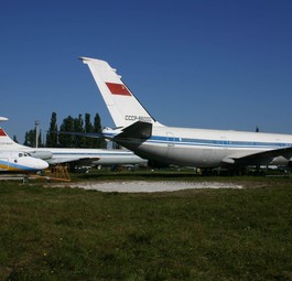Prototyp der Ilyushin Il-86, dahinter eine Ilyushin Il-62.