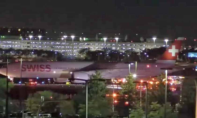 Boeing 777 von Swiss legt nach Vollbremsung Chicago lahm