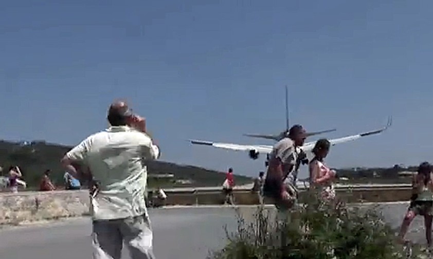 Anflug auf Skiathos: Abenteuerlich.