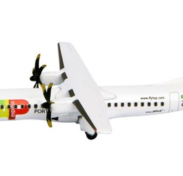 Modell einer ATR von Tap: Die Fluglinie schafft sich eine weitere Maschine an.