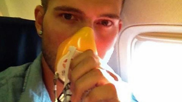 Ein Passagier hielt den Zwischenfall auf der Reise von Madrid nach Las Palmas mit seiner Handykamera fest.