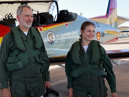 König Felipe VI. und Prinzessin Leonor: Flogen gemeinsam.