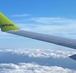 Blick aus einem Airbus A220-300 von Air Baltic: Im Winter auch für Swiss im Einsatz.