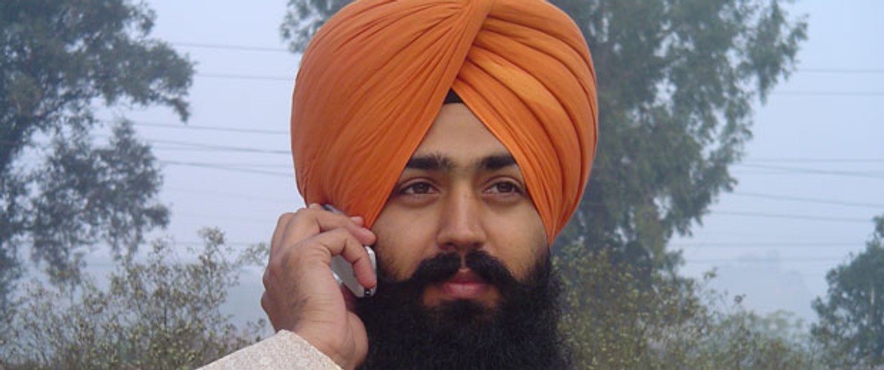 Unter dem Turban verbergen die Sikhs ihr langes Haar.