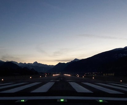 Flughafen Sion: Die Basis von Powdair.
