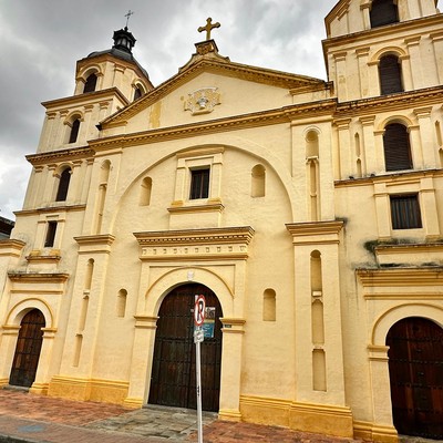 Eine Kirche in Bogota: Die Stadt verbindet Tradition und Moderne.