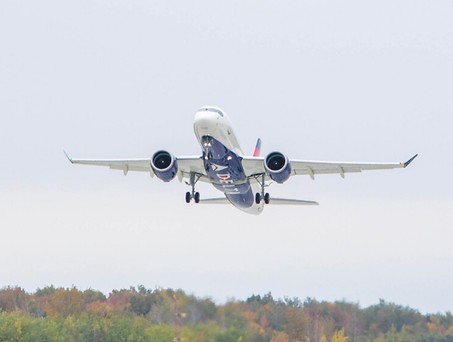 Airbus A220 von Delta: Fluggesellschaften müssen die Läschsysteme in den Jets überprüfen. 